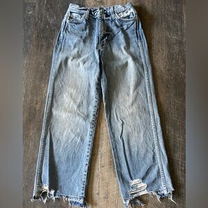 AMO Sophie Cropped Ankle Jeans released hem